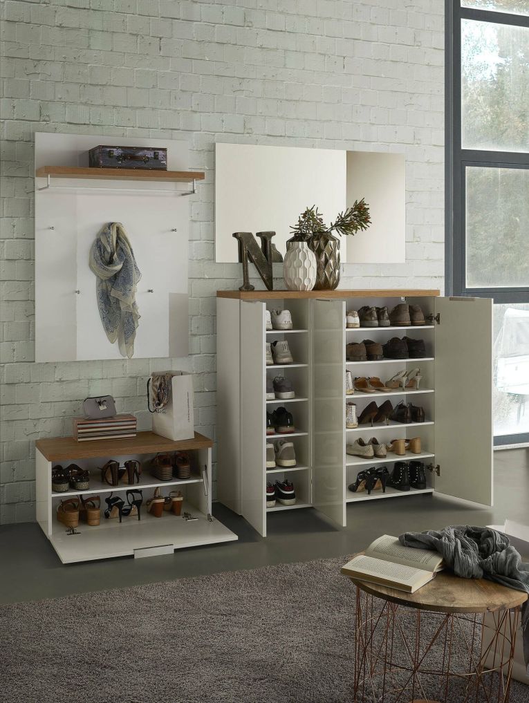 Scarpiera Soweto, Mobile portascarpe, Armadio da ingresso multiuso, Mobiletto per calzature, Made in Italy, 122x34h115 cm, Bianco lucido e Rovere