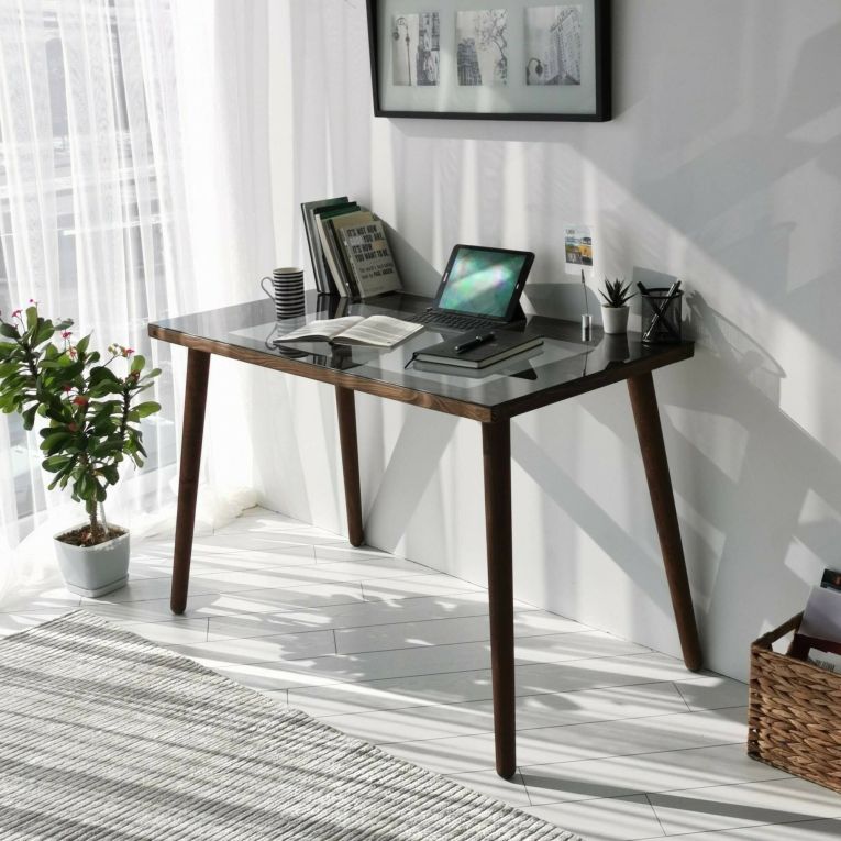 Scrivania lineare noce 110x60cm con piano in vetro - Melita
