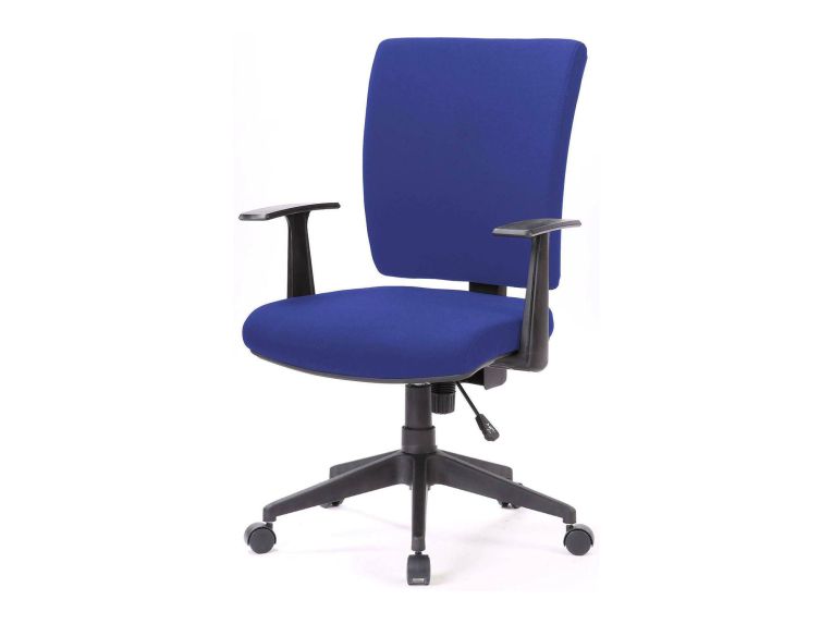 Sedia con ruote imbottita con braccioli in ecopelle blu - Eulalia