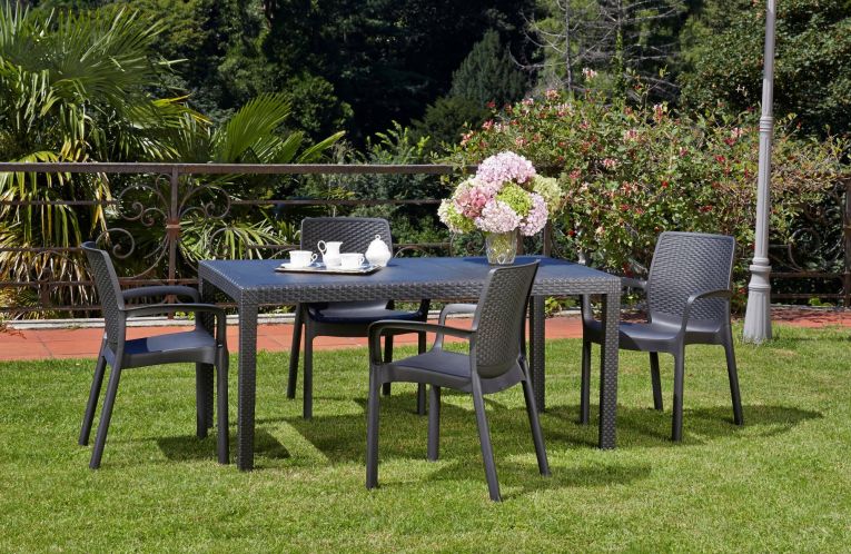 Sedia da esterno Viterbo, Set di 4 sedute da giardino, Sedia per tavolo da pranzo, Poltrona outdoor effetto rattan, 100 % Made in Italy, 54x60h82 cm, Antracite