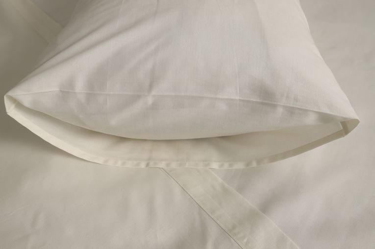 Set Completo Letto Matrimoniale Bianco Panna 50% Cotone 50% Poliestere , Lavabile in Lavatrice - Sarisa Luxury