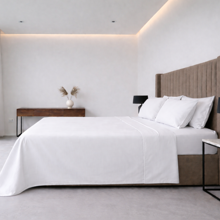 Set Completo Letto Piazza e Mezza Bianco 50% Cotone 50% Poliestere, Lavabile in Lavatrice - Sarenina Luxury
