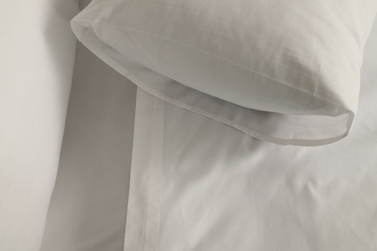 Set Completo Letto Singolo Bianco 50% Cotone 50% Poliestere, Lavabile in Lavatrice - Sapatalo Luxury