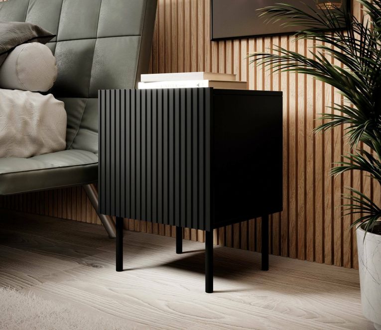 Set di 2 comodini Almada, Comò basso con anta battente e vano interno, Finitura effetto cannettato, 45x40 h51 cm, Nero