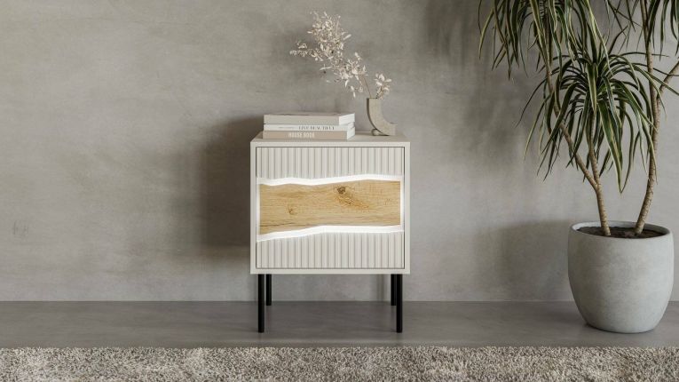 Set di 2 comodini Conde, Comò basso con anta battente e vano interno, Finitura effetto liscio, 50x40 h62 cm, Beige e Rovere Nodi