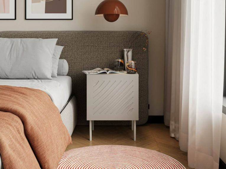 Set di 2 comodini Tondela, Comò basso con cassetto e vano interno, Finitura effetto liscio con dettaglio geometrico, 45x42 h59 cm, Beige
