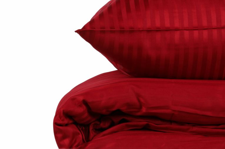 Set di copripiumino matrimoniale e 2 federe Minot, 240x220 cm, Bordeaux