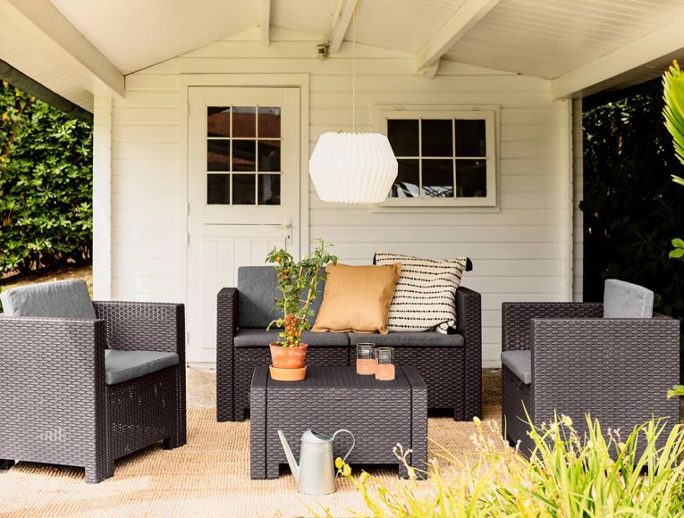 Set salotto da esterno Kuiper, Salottino outdoor, Set da balcone o giardino, Composizione soggiorno per esterni, Made in Italy, Marrone