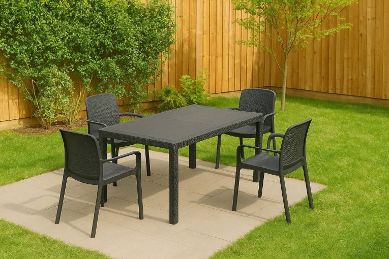 Set salotto da esterno Tarquinia, Salottino outdoor e indoor, Tavolo rettangolare fisso con 4 sedie impilabili, Made in Italy, Antracite
