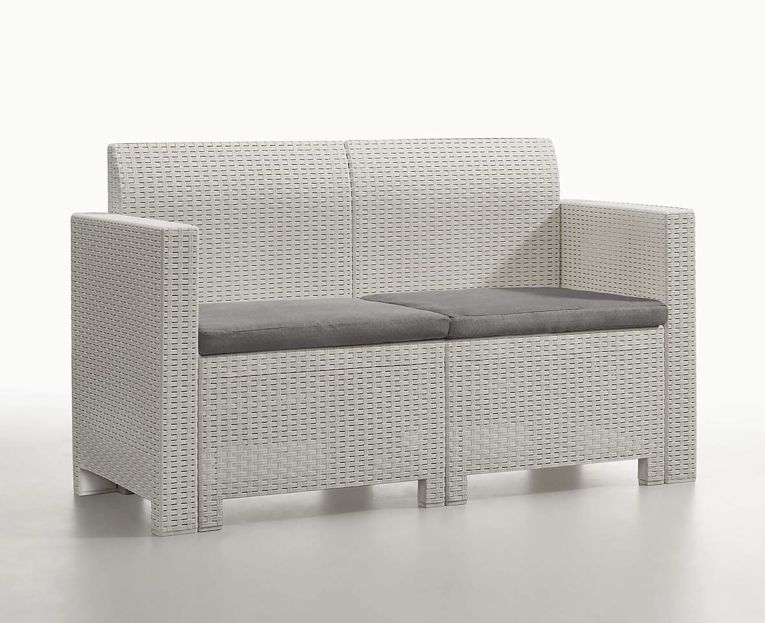 Set salotto esterno poltrone e divano con tavolino contenitore bianco - Gazania