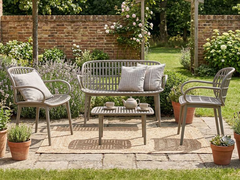 Set salotto esterno poltrone e divano effetto rattan tortora - Palu