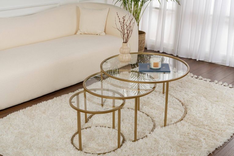 Tavolino da salotto Carugate, Tavolo basso da caffè, Portariviste per divano, Ripiano da soggiorno, 80x80 h43 cm, Oro e Trasparente