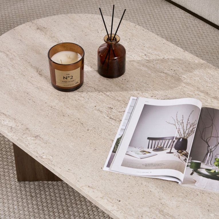 Tavolino da Salotto Marrone Noce Beige Marmo Forma Ovale Materiale Piano in Legno Nobilitato 119x60x40h cm, Colore Ripiano Beige - Elain