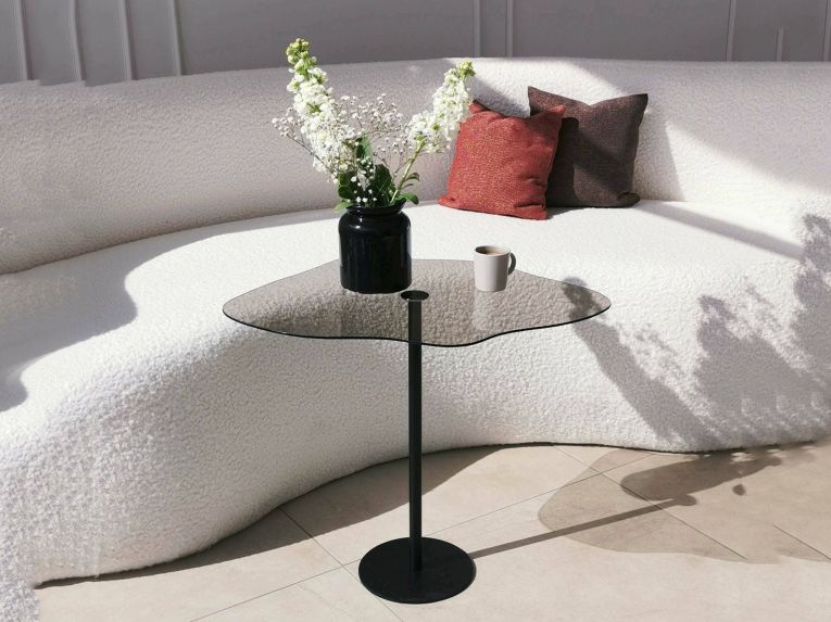 Tavolino da Salotto Nero Effetto Fume Forma Fantasia 60x45x50h cm, Sfumatura Colore Ripiano Fume - Mensa