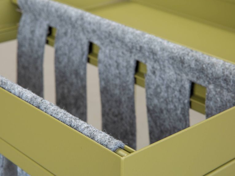 Tavolino da Salotto Verde Forma Quadrata Materiale Piano in Metallo 35x40x35h cm, Colore Ripiano Verde - Limana
