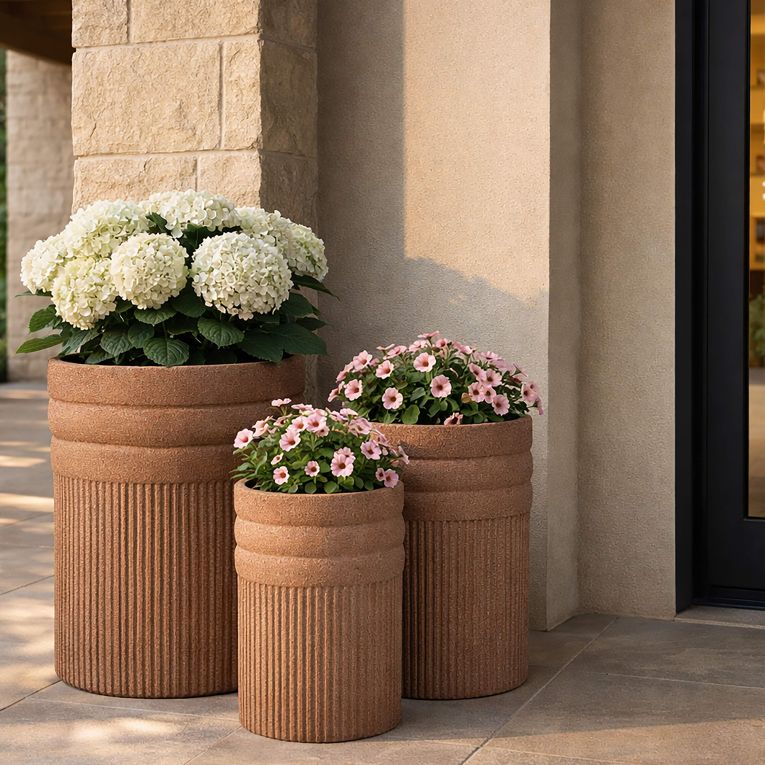 Vaso Marrone Terracotta set 3 Vasi Diametro Vaso Grande: 37, Vaso Medio: 32, Vaso Piccolo: 27 cm, Sfumatura Colore Struttura Terracotta - Gafase